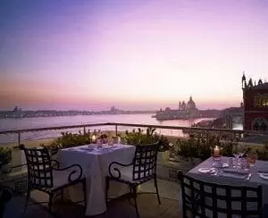 15 Best Places To See The Sunset In Venice 8