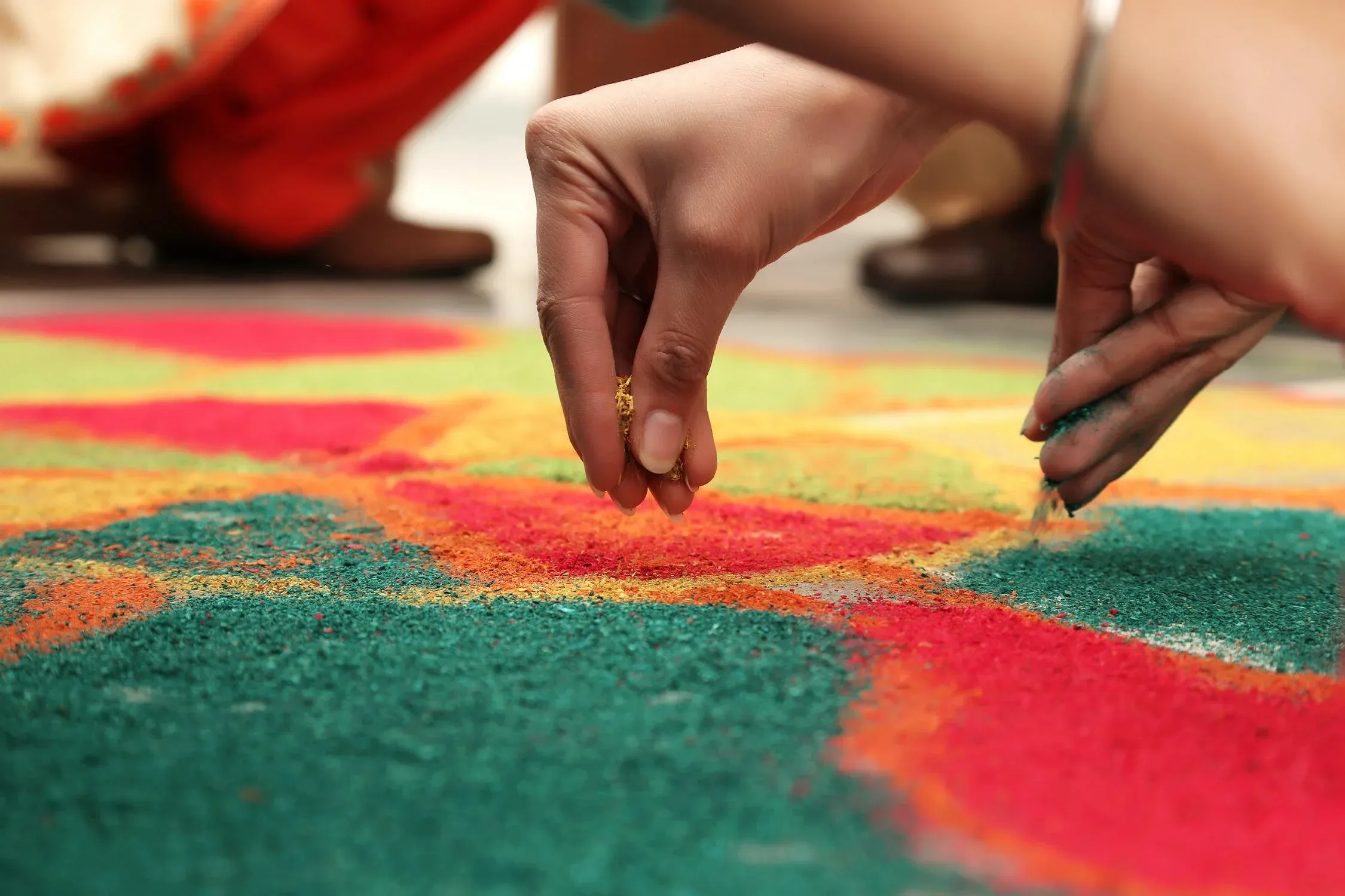 A Guide Through 7 Amazing Traditional Pongal Kolam 10 Sprinkling colors