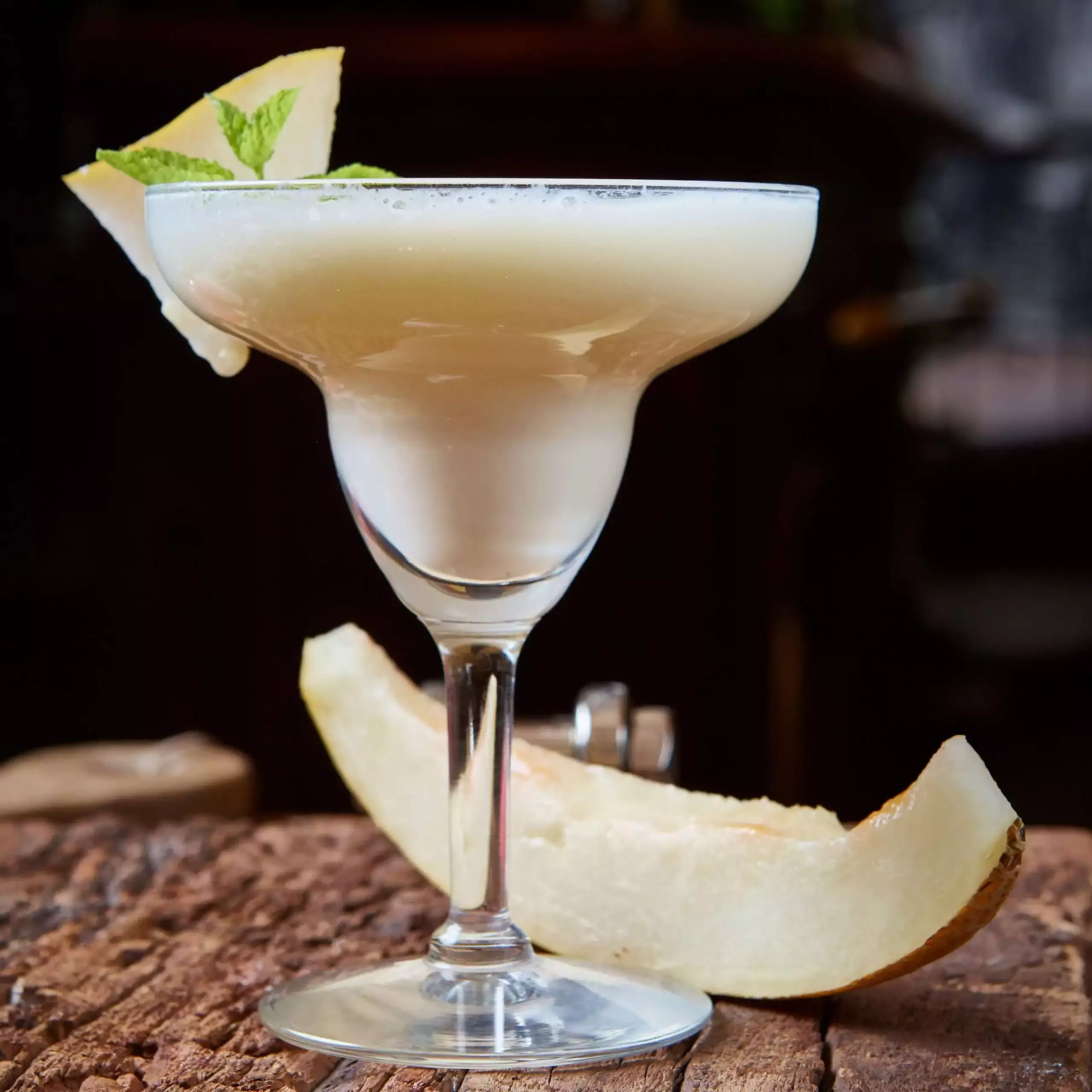 Guide to the Best Margarita Recipe: 10 Good Recipes You Can Try At Home 15 Melon Margarita cocktail _Guide to the best margarita recipe