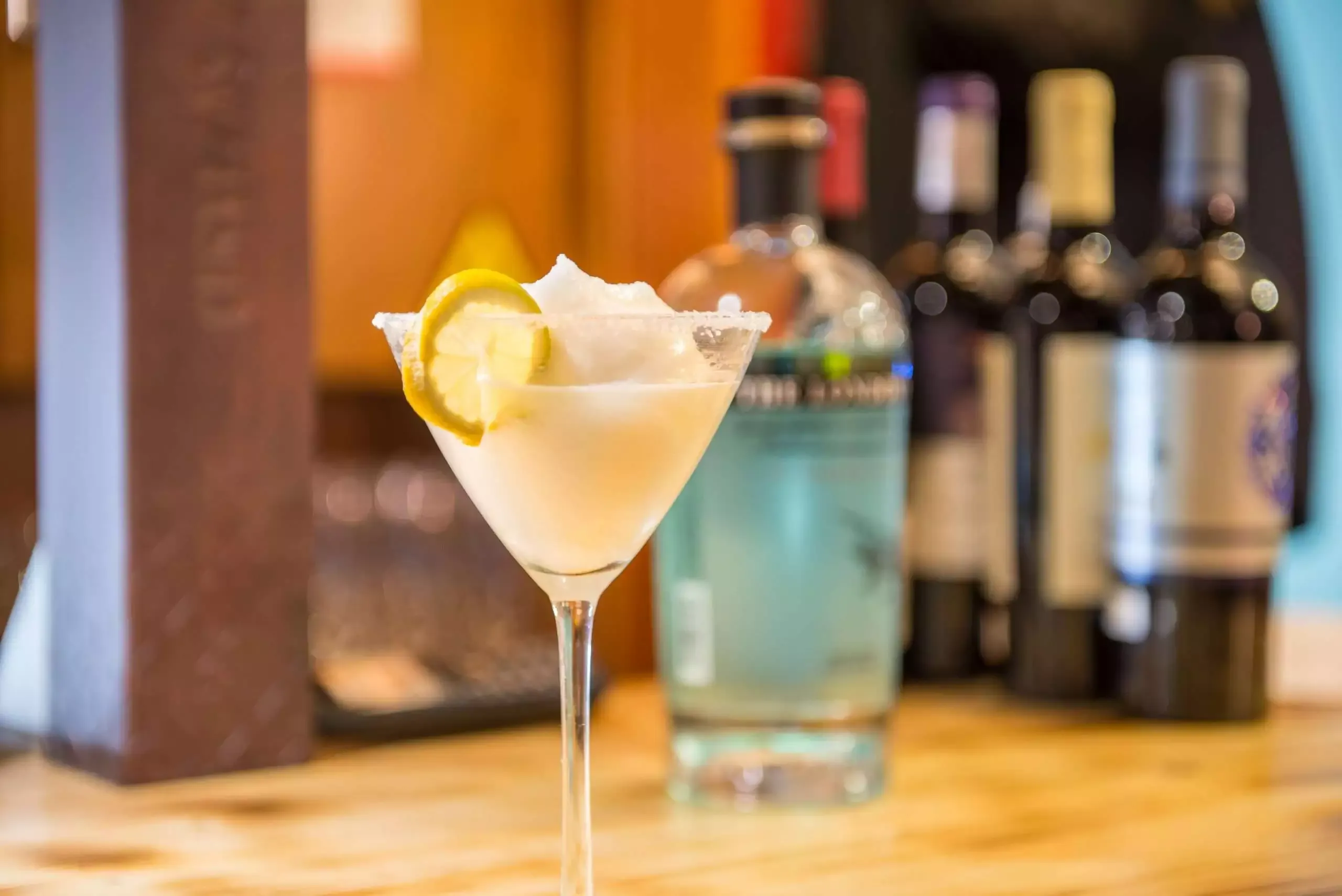 Guide to the Best Margarita Recipe: 10 Good Recipes You Can Try At Home 8 Frozen lemon margarita _Guide to the best margarita recipe