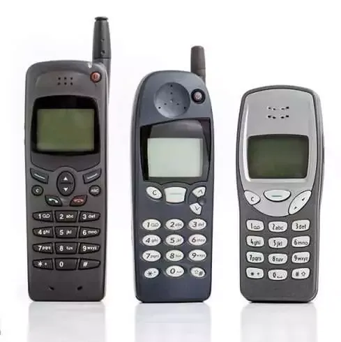 Journey of Mobile Phones: Then and Now 7 Journey of Mobile Phones: Then and Now 3