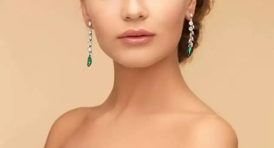 11 Stunning Diamond Alternatives - A Complete Guide 11 11 Stunning Diamond Alternatives - A Complete Guide 6