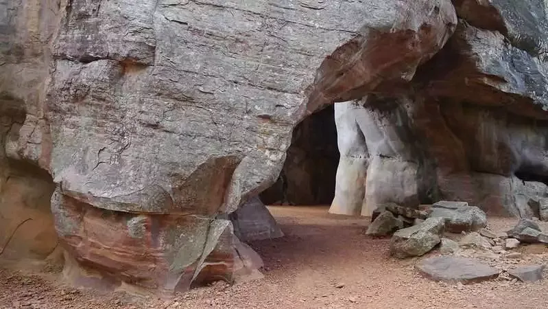 Bhimbetka Caves- 11 Things You Need To Know About The Famous Site 7 bhimbetka caves