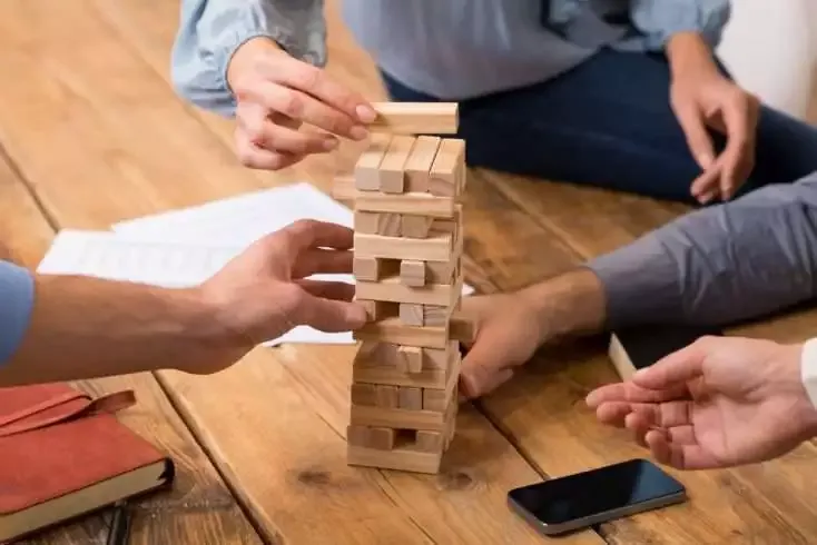 7 Best Fun Drinking Games to Turn Up Your Party 6 Fun drinking games