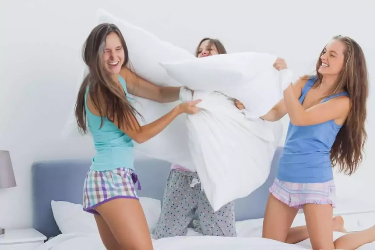 What to Do When Bored With Friends- 16 Ways to Kill Time 12 What to Do When Bored With Friends- 16 Ways to Kill Time 7