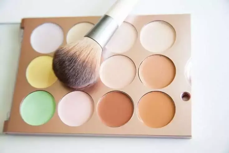How to do Makeup Step by Step with 15 Amazing Products 7 highlighter palette