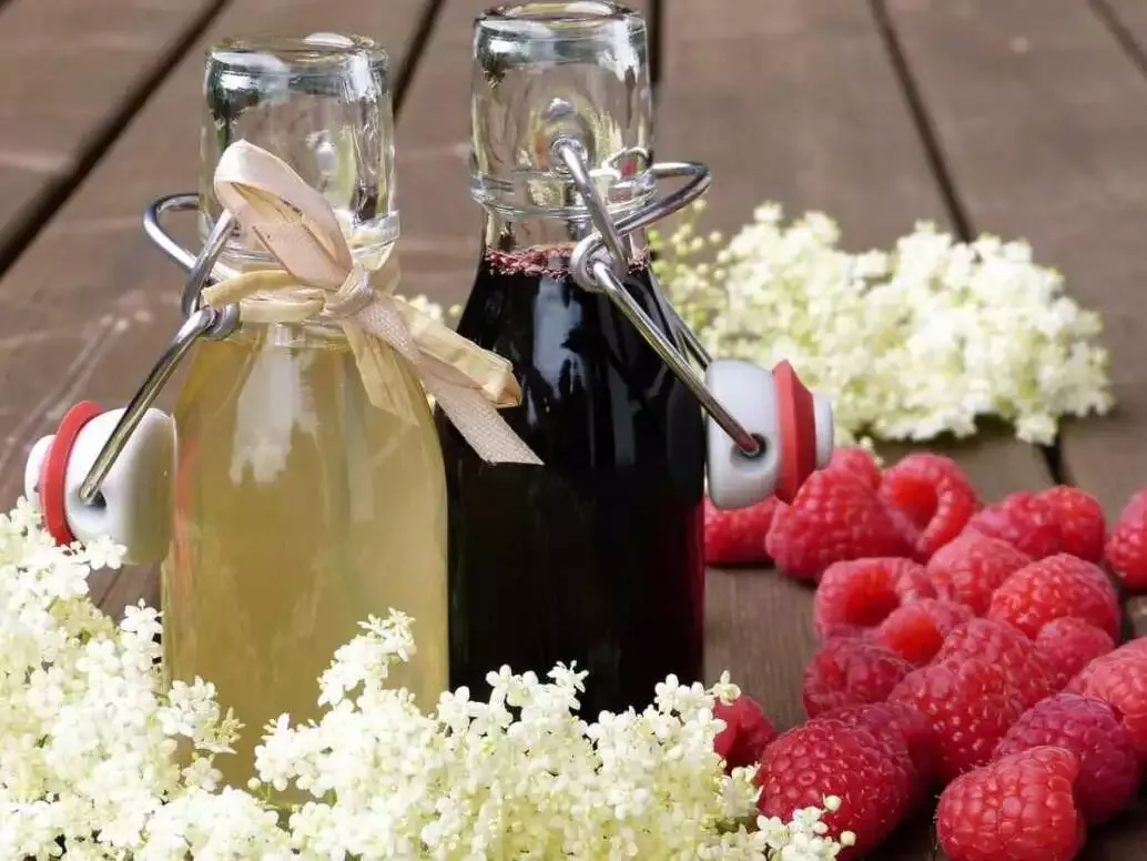 How to Make Iced Coffee: 6 Best Variations 14 Flavored Syrups