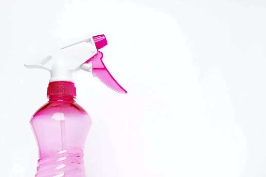 17 Effective DIY Hair Mask For Every Hair Type 9 spray bottle