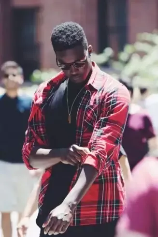 13 Popular Funky Ideas for 90s Theme Party Outfits 8 Flannel shirts