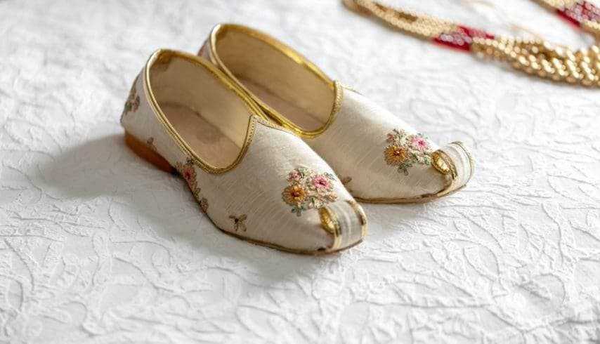 GO ETHNIC! - Put Your Best Foot Forward 9 Jutti ethnic