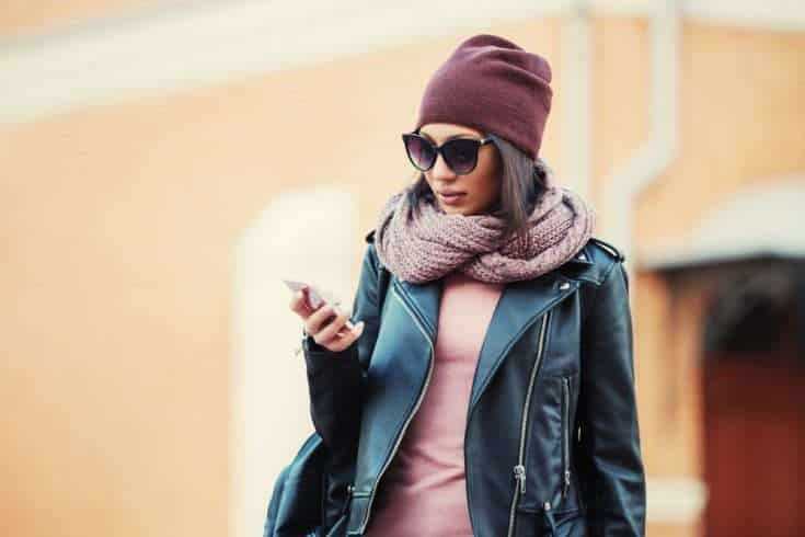 8 Guaranteed Ways to Curb Your Phone Addiction 11 Woman wearing beanie