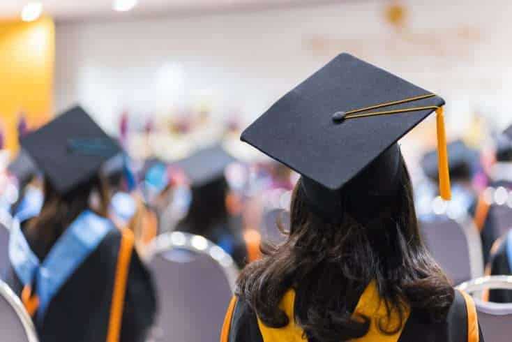 10 Things No One Tells You About College Life 12 Students graduation