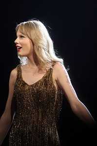 16 Fun Songs to Get You in the Mood 18 songs to get you in the mood