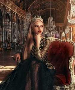 15 Alluring Female Archetypes 12 The Queen