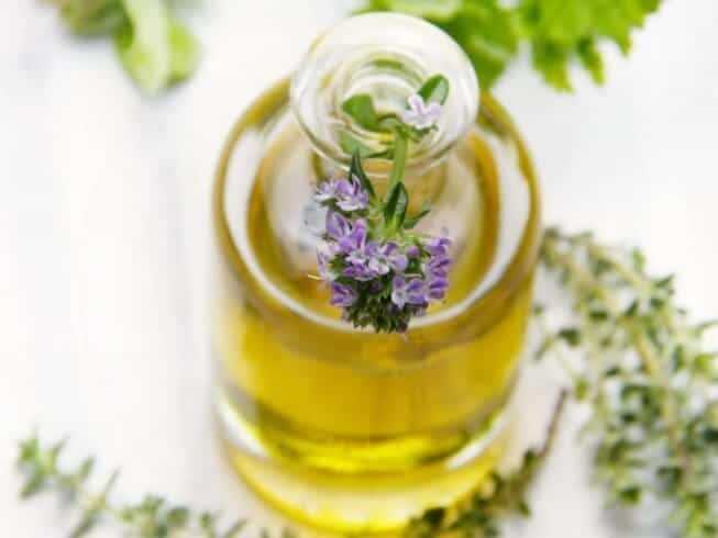 What Is a Natural Antibiotic:10 Best Natural Antibiotics to Try Today at Home 18 thyme essential oil
