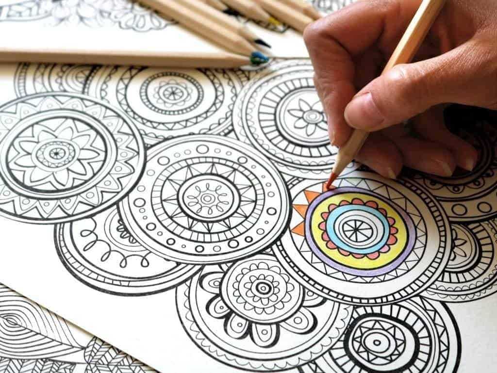 Top 30 Productive Ways on How To Spend Time Without the Internet 14 doodling