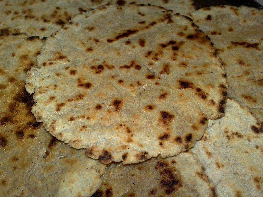 Delicious Desi Pizza: Combinations And Recipies 3 desi pizza