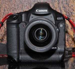 Why Go for Elite Canon EOS R5 Mirrorless Camera? 1 Canon EOS R5 mirrorless camera