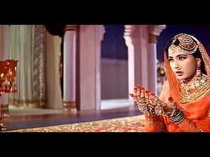 12 Iconic Bollywood Dances Everyone Should Know About 9 12 Iconic Bollywood Dances Everyone Should Know About 4