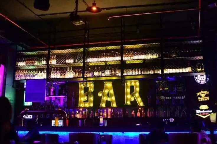 10 Reasons Why Mumbai Is One Of The Best Cities Ever 12 Picture of a bar in Mumbai, India