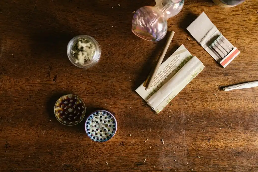 Best Guide to How to Roll a Joint in 3 Simple Steps! 10 how to roll a joint