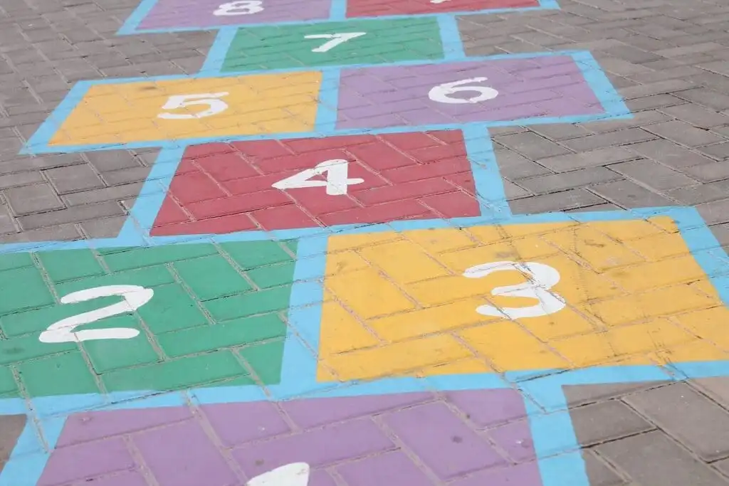 26 Interesting hobbies for kids 16 Hopscotch