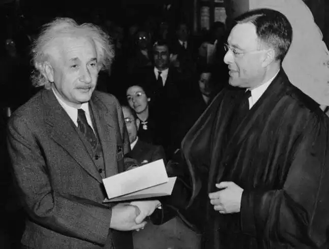 9 Astonishing Albert Einstein Facts 9 Albert Einstein