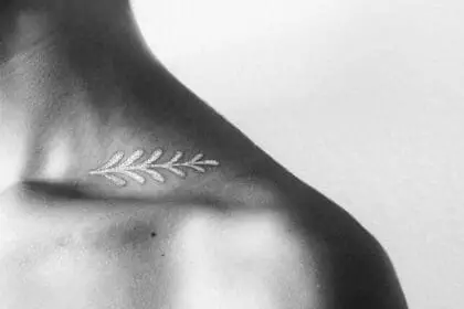 20+ Beautiful Shoulder Tattoos for Women 4