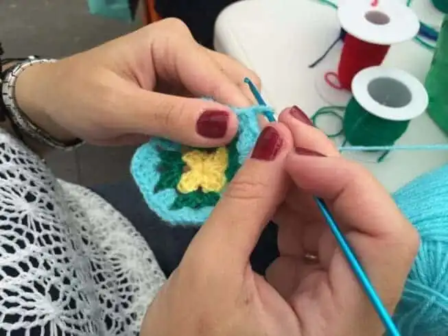 How To Crochet- An Easy Guide To Learn Crochet With 7 Very Simple Steps! 14 how to crochet