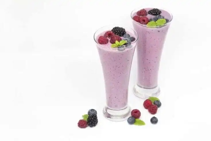Protein Smoothies for Weight Loss- 14 Best Protein Smoothie Recipes to Try Today! 13 Vanilla berry protein smoothie