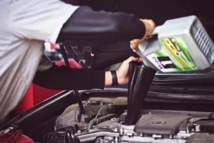 How To Check Engine Oil Life