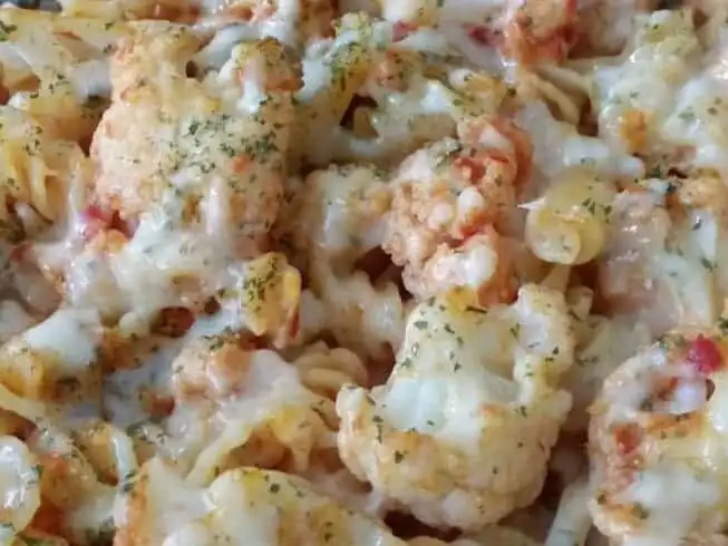 Vegetarian Dinner Ideas: 10 Quick and Easy Vegetarian Dinner Recipes You Can Try Today! 11 garlic pasta with roasted cauliflower