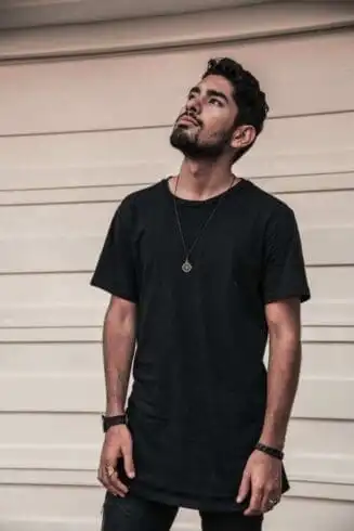 What to Wear With Black Jeans Men (Fashion Guide 2022) 11 What to Wear With Black Jeans Men (Fashion Guide 2022) 7
