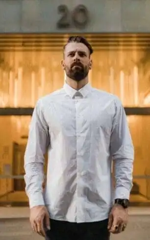 What to Wear With Black Jeans Men (Fashion Guide 2022) 10 What to Wear With Black Jeans Men (Fashion Guide 2022) 6