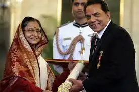 On The HE-MAN Of Bollywood's Birthday! Here is All That You Didn't Know About Him. 20 Padma Bhushan Dharmendra