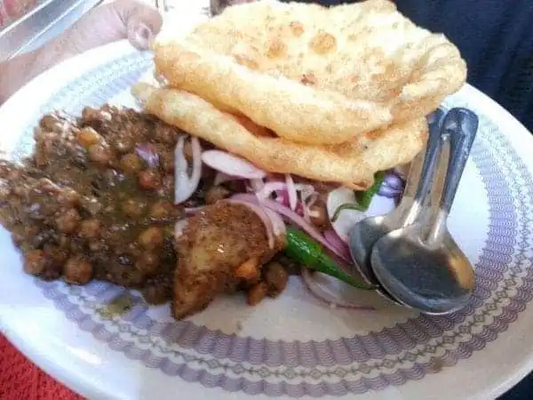Places That Serve Incredible Chole Bhature in Delhi 4 Places That Serve Incredible Chole Bhature in Delhi 3