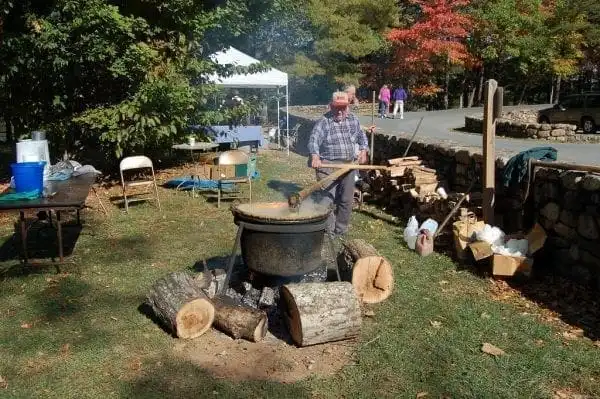 Enon Apple Butter Festival: an A+ & Complete Guide 9 Enon Apple Butter Festival