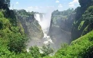 Victoria Falls : 33 Facts That You Did Not Know 8 Victoria Falls is the largest falls in the world.