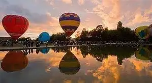 12 Best Hot Air Balloon Festivals In The World 20 Canberra Balloon Spectacular