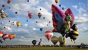 12 Best Hot Air Balloon Festivals In The World 12 4. International Balloon Festival of Saint-Jean-Sur-Richelieu