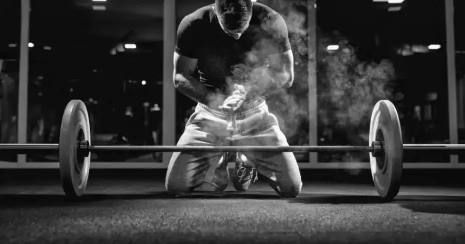 A muscular guy gymming