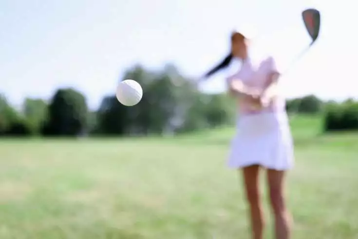 Golf women playing