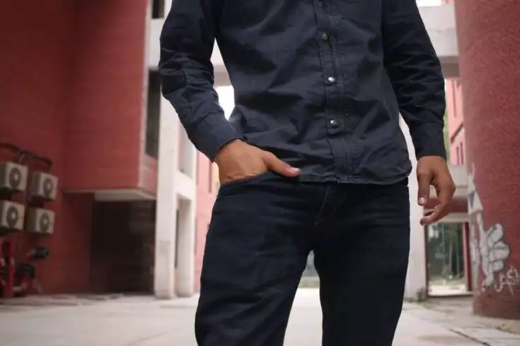 What to Wear With Black Jeans Men (Fashion Guide 2022) 2