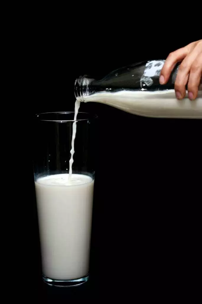 Does Warm Milk Help You Sleep: 5 Best Non-Dairy Options 4